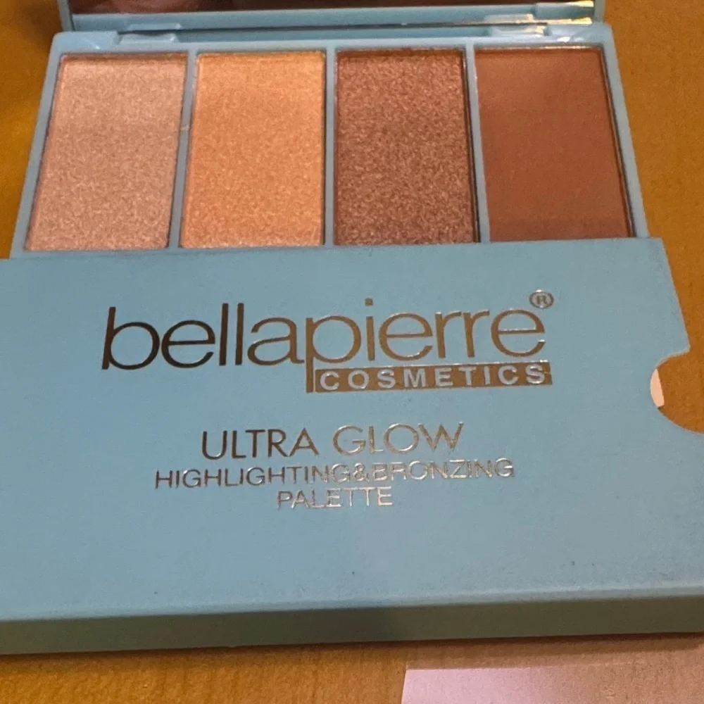 Bellapierre Ultra Glow Highlighting & Bronzing Palette - Gold and Brown